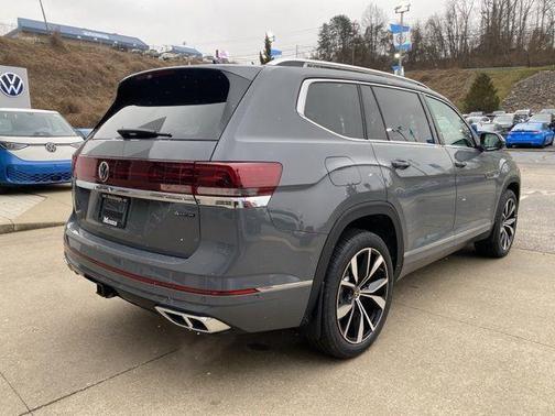 pure gray 2026 Volkswagen Atlas 2.0T SEL Premium R-Line 4MOTION