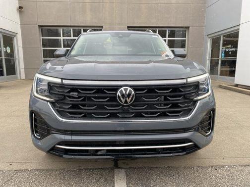 pure gray 2026 Volkswagen Atlas 2.0T SEL Premium R-Line 4MOTION