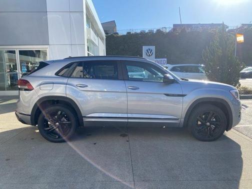 silver mist metallic 2026 Volkswagen Atlas Cross Sport 2.0T SEL