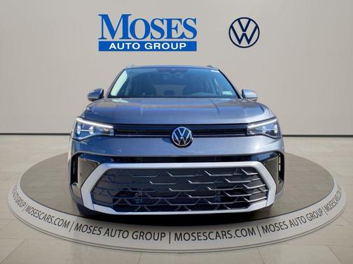 Platinum Gray Metallic 2026 Volkswagen Taos SE