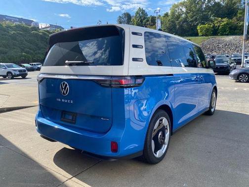 2025 Volkswagen ID. Buzz Pro S Plus with 4MOTION