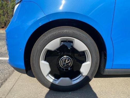 2025 Volkswagen ID. Buzz Pro S Plus with 4MOTION