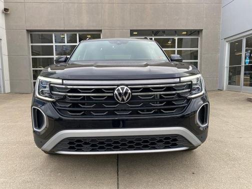 Deep Black Pearl 2026 Volkswagen Atlas Peak Edition