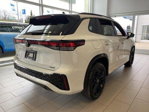 2026 Volkswagen Tiguan 2.0T SE R-Line Black 4MOTION