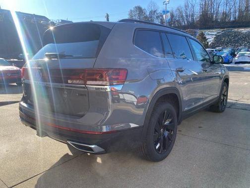 Pure Gray 2026 Volkswagen Atlas 2.0T SE w/Technology 4MOTION