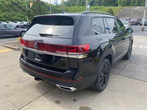 2025 Volkswagen Atlas 2.0T SE w/Technology 4MOTION