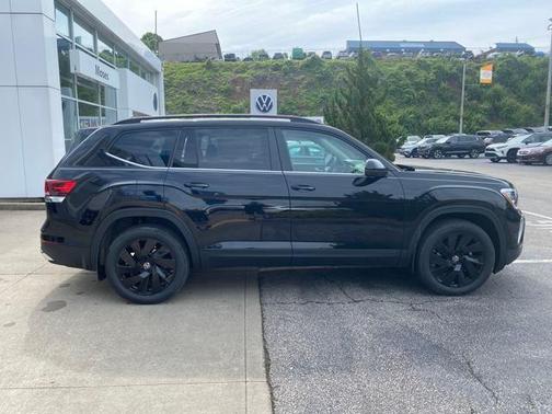 2025 Volkswagen Atlas 2.0T SE w/Technology 4MOTION
