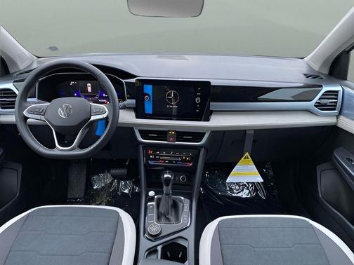 Pure White 2026 Volkswagen Taos SE