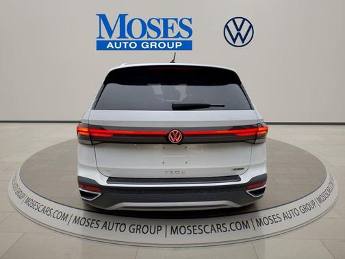Pure White 2026 Volkswagen Taos SE