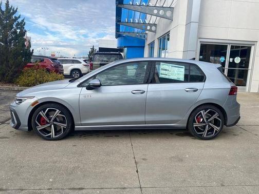 2026 Volkswagen Golf GTI 2.0T SE DSG
