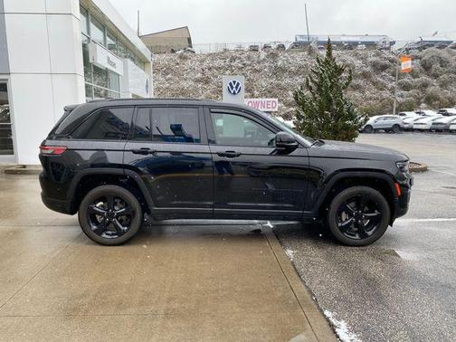 2022 Jeep Grand Cherokee Altitude