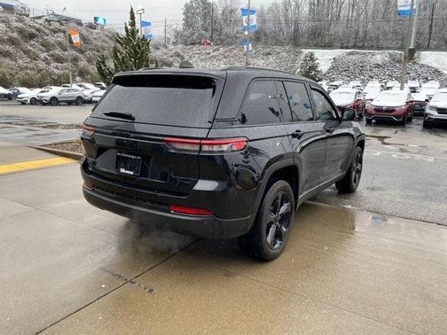 2022 Jeep Grand Cherokee Altitude