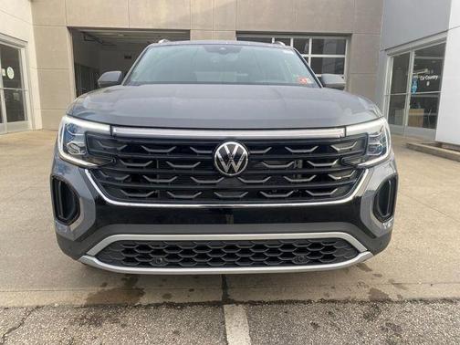 pure gray 2026 Volkswagen Atlas Cross Sport 2.0T SEL