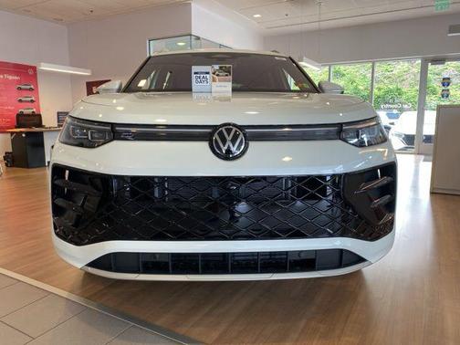 2025 Volkswagen Tiguan 2.0T SEL R-Line 4MOTION