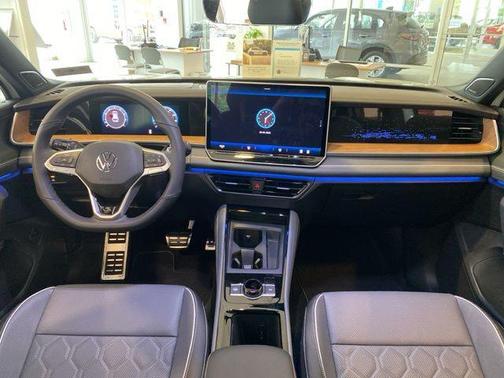 2025 Volkswagen Tiguan 2.0T SEL R-Line 4MOTION