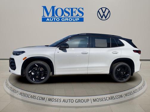 deep black pearl 2026 Volkswagen Tiguan 2.0T SE R-Line Black 4MOTION
