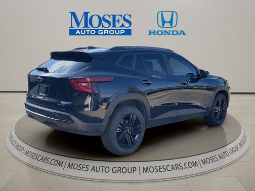 Mosaic Black Metallic 2025 Chevrolet Trax FWD ACTIV