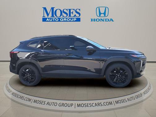 Mosaic Black Metallic 2025 Chevrolet Trax FWD ACTIV