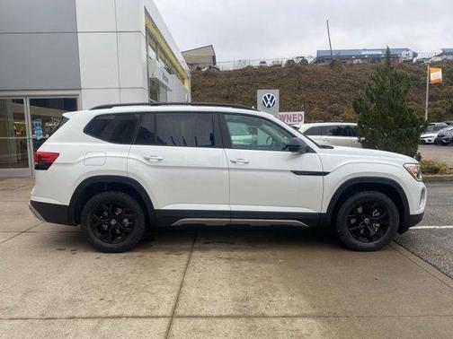 Opal White Pearl 2026 Volkswagen Atlas Peak Edition