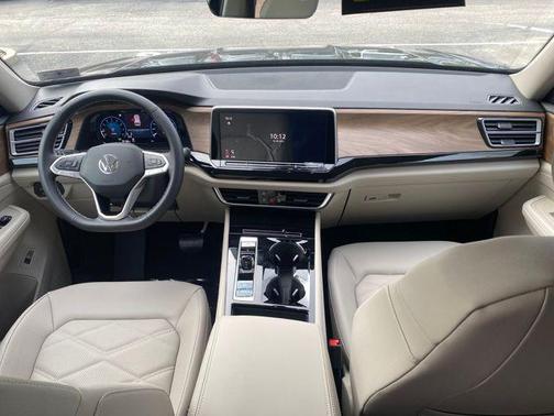 2026 Volkswagen Atlas 2.0T SE w/Technology 4MOTION