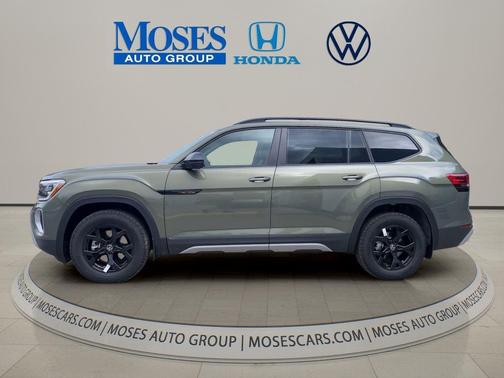 avocado green pearl 2026 Volkswagen Atlas Peak Edition