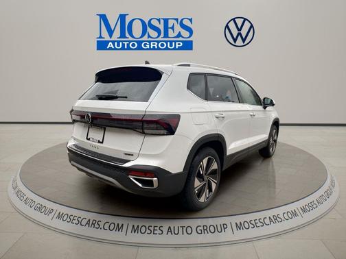 Pure White 2026 Volkswagen Taos SE