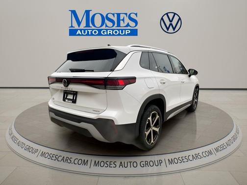 pure white 2026 Volkswagen Tiguan 2.0T SE 4MOTION