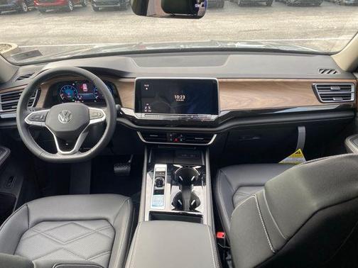 2026 Volkswagen Atlas 2.0T SE w/Technology 4MOTION