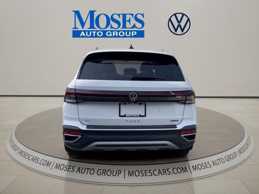 Pure White 2026 Volkswagen Taos SE