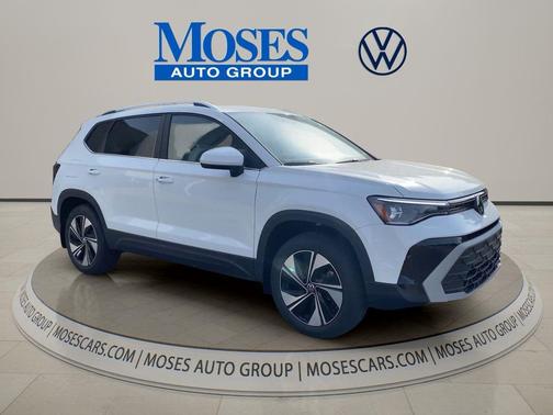 Pure White 2026 Volkswagen Taos SE