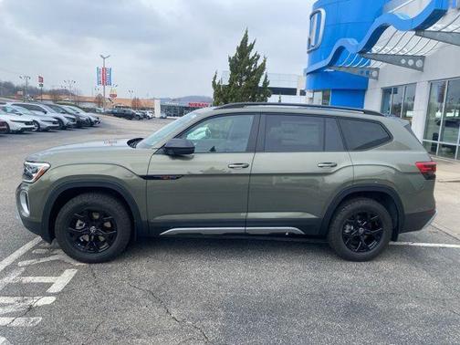 2025 Volkswagen Atlas 2.0T Peak Edition