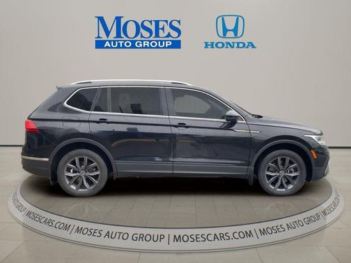 Deep Black Pearl 2023 Volkswagen Tiguan 2.0T SE 4MOTION