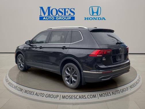 Deep Black Pearl 2023 Volkswagen Tiguan 2.0T SE 4MOTION