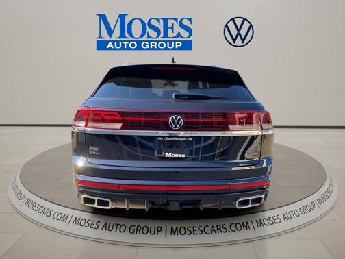 deep black pearl 2026 Volkswagen Atlas Cross Sport 2.0T SEL Premium