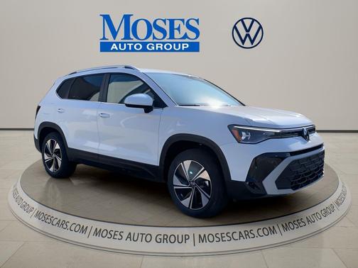 Pure White 2026 Volkswagen Taos SE