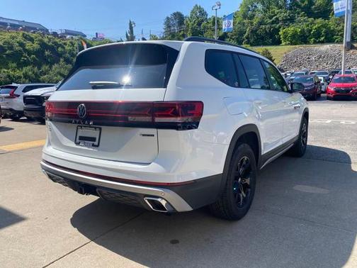 2025 Volkswagen Atlas 2.0T Peak Edition