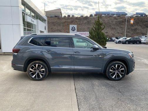 Pure Gray 2025 Volkswagen Atlas 2.0T SEL Premium R-Line 4MOTION