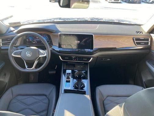 Deep Black Pearl 2026 Volkswagen Atlas 2.0T SE w/Technology 4MOTION