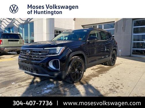 Deep Black Pearl 2026 Volkswagen Atlas 2.0T SE w/Technology 4MOTION