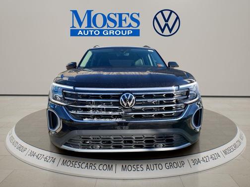 Deep Black Pearl 2026 Volkswagen Atlas 2.0T SE w/Technology 4MOTION