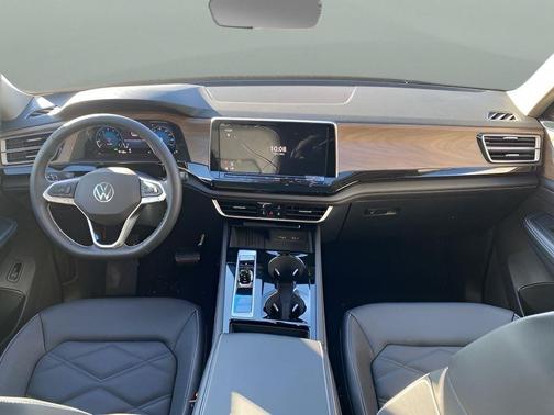 Deep Black Pearl 2026 Volkswagen Atlas 2.0T SE w/Technology 4MOTION
