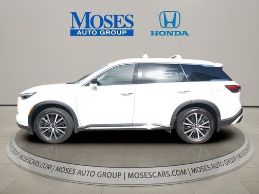 Majestic White 2023 INFINITI QX60 SENSORY