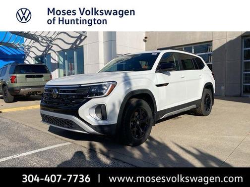 Opal White Pearl 2026 Volkswagen Atlas Peak Edition