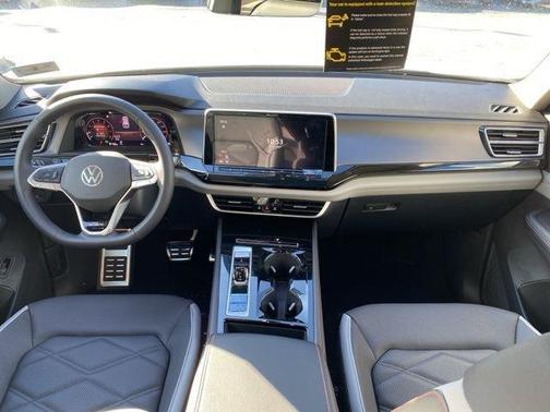 Opal White Pearl 2026 Volkswagen Atlas Peak Edition