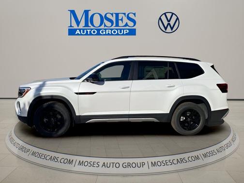 Opal White Pearl 2026 Volkswagen Atlas Peak Edition