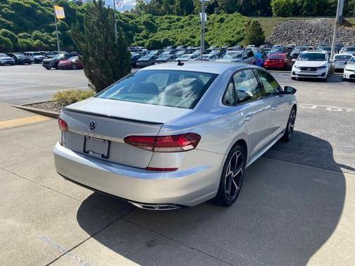 2020 Volkswagen Passat 2.0T R-Line