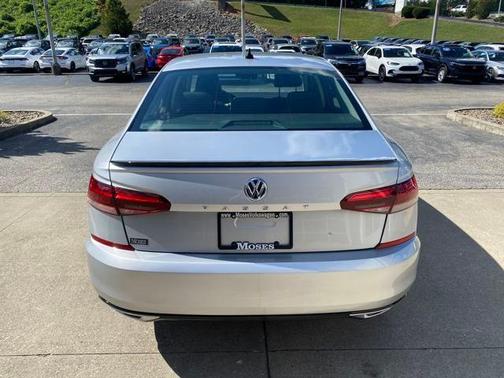 2020 Volkswagen Passat 2.0T R-Line