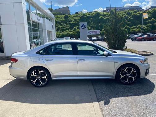 2020 Volkswagen Passat 2.0T R-Line