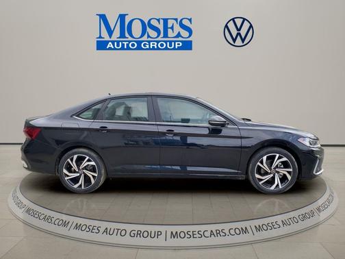 Deep Black Pearl 2026 Volkswagen Jetta 1.4T SEL
