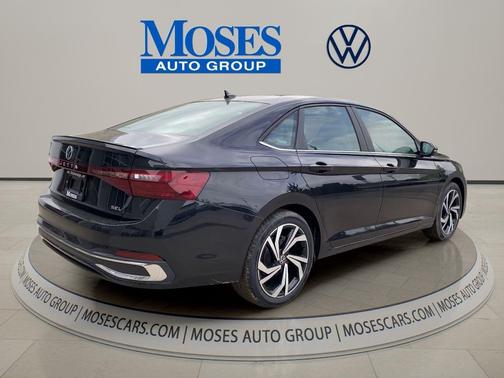Deep Black Pearl 2026 Volkswagen Jetta 1.4T SEL